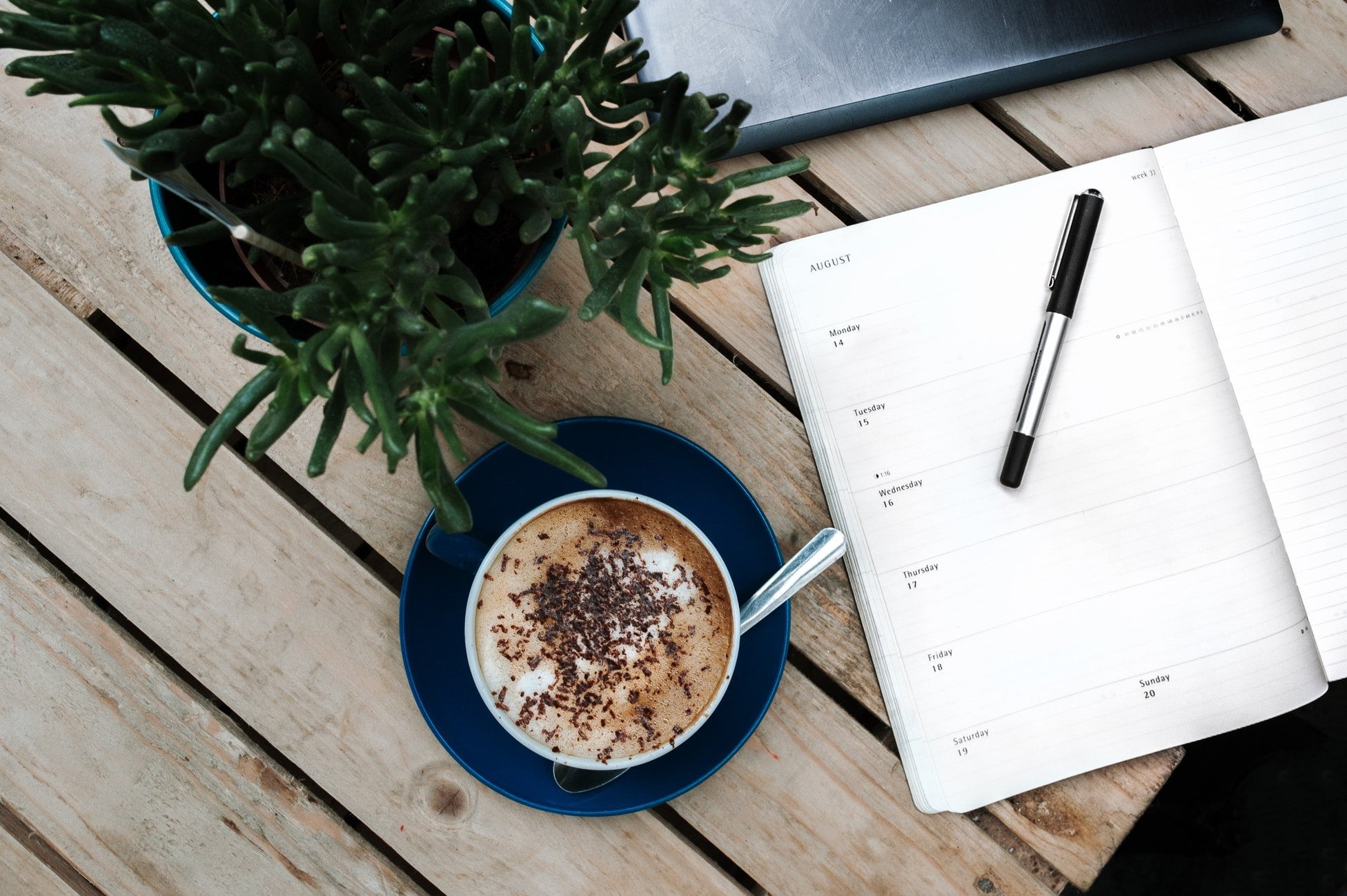 Cappuchino and calendar