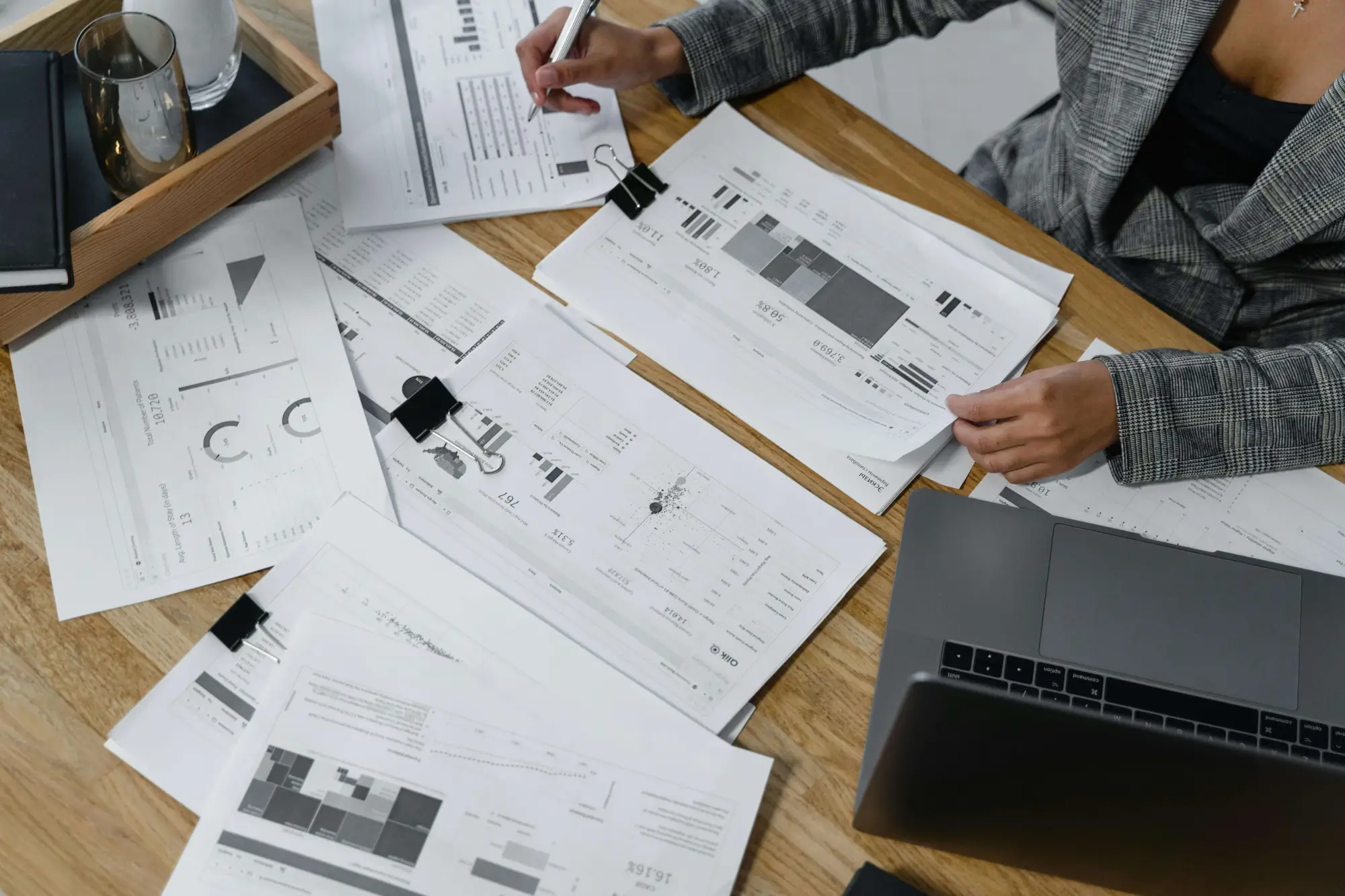 B2B copywriter working at desk